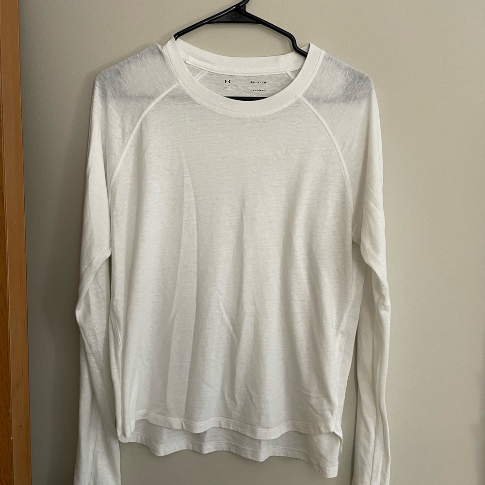 Under armor loose coupe Lache women’s white cotton undershirt. S/P